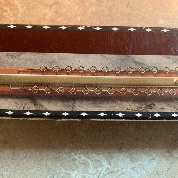 Cedar And Brass, 24 Hook Automatic Tie Rack. Vintage. Made In USA - Picture 4 of 12